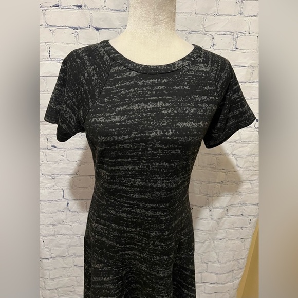 Loft Dress Woman’s Black Gray A Line Short Sleeve Stretch Knit Ann Taylor 4 - Picture 2 of 7